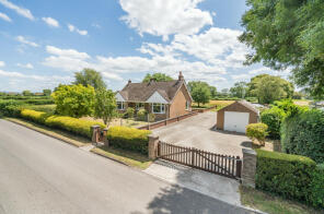 Hillcrest, Shapwick Road, Westhay, Glastonbury BA6 9TT