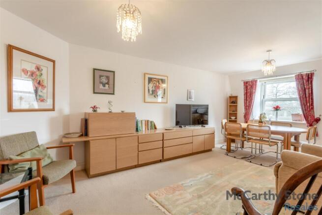 8682972-interior11.jpg