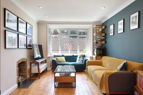 Wycombe End, Beaconsfield, Buckinghamshire, HP9