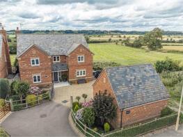 Chen-wydh, Main Street, Lutterworth LE17 6QY