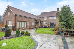 Homelea, Handcross Road, Horsham RH13 6NU