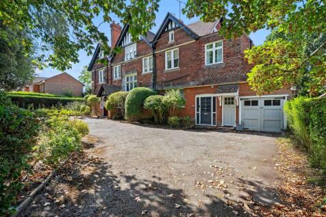 Grafton Close, Worcester Park, KT4