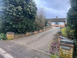 1 St Gennys, Rambling Way, Potten End, Berkhamsted HP4 2SE