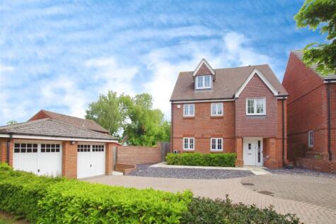 Gosling Close, Wanborough, Swindon