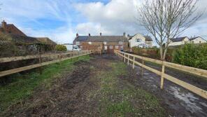 1, Easton Cottages, Main Street, Whitgift DN14 8HN