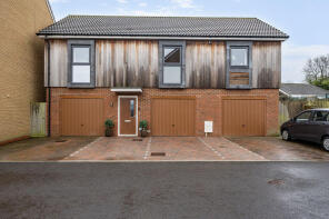 16, Hoopers Walk, Bristol BS30 9DZ