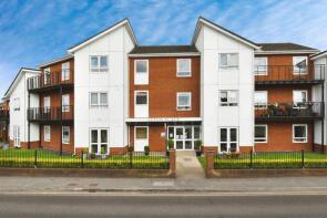 Flat 15, 106 116 Aston Place, Hart Road, Thundersley, Benfleet SS7 3PY