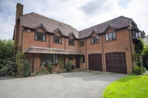 Oakfield House, Furzehill, Wimborne BH21 4HQ