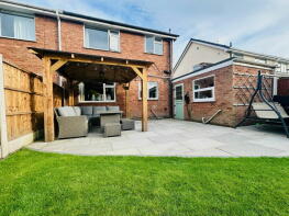 14, Greenacres, Wolverhampton WV9 5AB