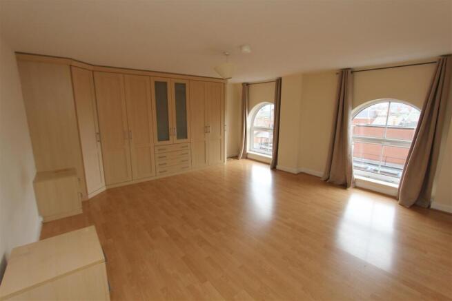 bedroom1.JPG