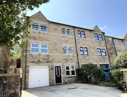 44, Calico Crescent, Carrbrook, Stalybridge SK15 3FJ