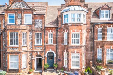 Five Bedroom Elegant Victorian Townhouse in Cromer
