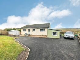 Hillview, Auchengray Road, Auchengray, Lanark ML11 8LN