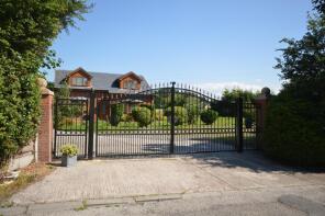 Betchton Gardens, Newcastle Road, Sandbach CW11 2WE