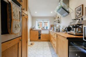 4, Clayton Grove, Blackburn BB1 9HJ