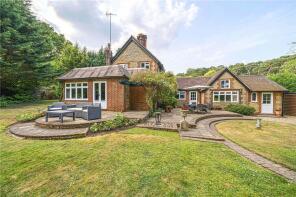 6, Heath Cottages, Frensham Road, Frensham, Farnham GU10 3AG