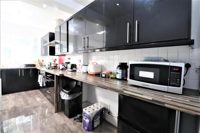Kitchen/ Lounge