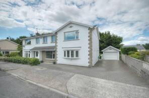 16, Parklands, Bridgend CF35 5BE