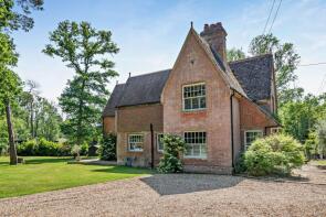 East Lodge, Frylands Lane, Henfield BN5 9BS