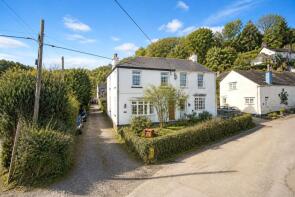 1, Glenview, Road Past Skylark Inn, Yelverton PL20 6JB