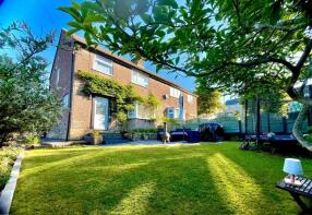 39, Fairy Bank Crescent, High Peak SK22 2HR