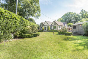 Marlands Lodge, Plumtree Cross Lane, Horsham RH13 0NN