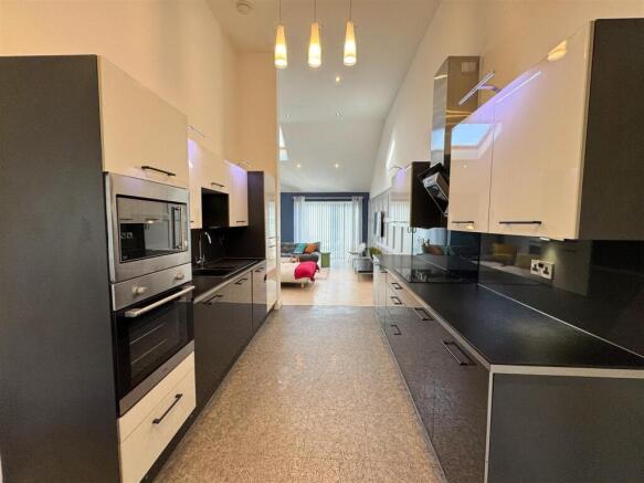 KITCHEN & DINING AREA