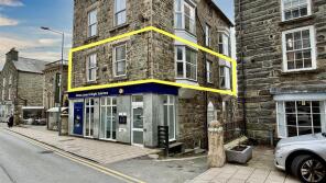First Floor Flat, Barclays Chambers, High Street, Barmouth LL42 1DU