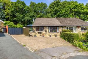 9, Poplar Avenue, Thongsbridge, Holmfirth HD9 7TL