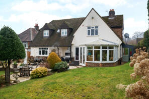 10 Downlands, Springfarm Road, Haslemere GU27 3RH