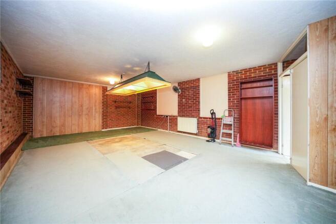 Garage/Games Room