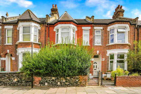 24 Gloucester Road, London, N17 6DH
