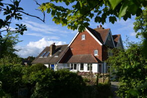 4, Guildford Cottages, The Street, Dover CT15 5JD