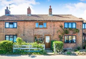 2, Rose Cottages, Top Road, Beccles NR34 8NW