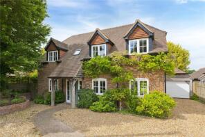 Junes Cottage, Shirnall Hill, Upper Farringdon, Alton GU34 3DS
