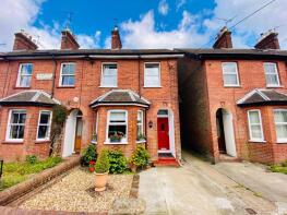 3, Oakley Cottages, High Street, Haywards Heath RH17 6BL