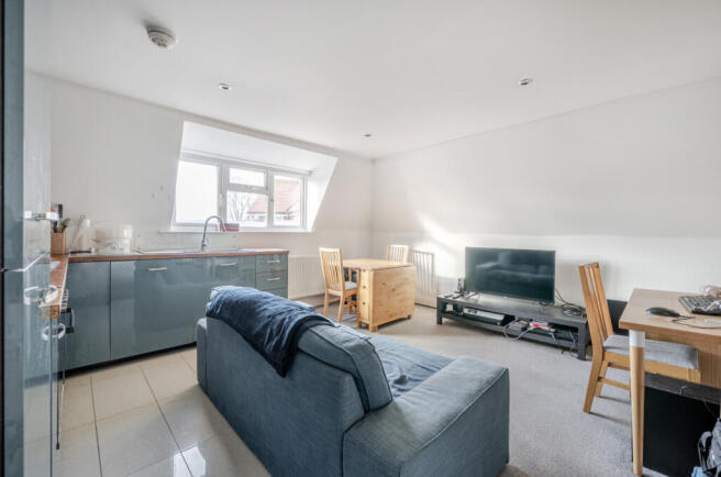 1381422-12-691dcb...