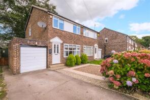 8, Park Close, Lightcliffe, Halifax HX3 8SQ