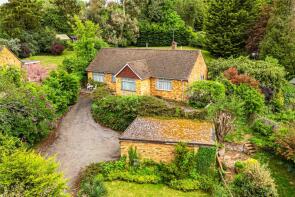 Tarn, Dunny Lane, Chipperfield, Belsize WD4 9DQ