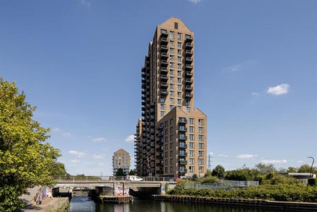 Hale Wharf, N17