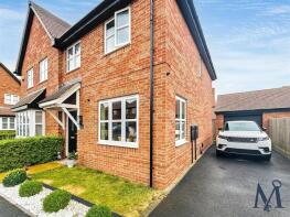 15, De Herle Lane, Coalville LE67 2EE