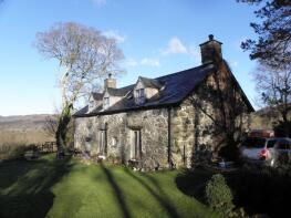 Cae Ceirch, Brithdir LL40 2SB