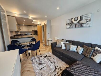 Millharbour, South Quay, E14 9NA (with allocated gated parking)