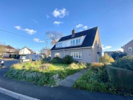 16, St Tewdrics Place, Mathern NP16 6JW
