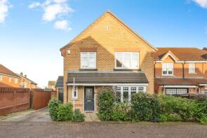 27, Holly Field Crescent, Edenthorpe, Doncaster DN3 2QS