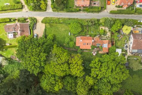 Charming Cottage in Whinburgh