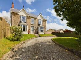 21 Bella Vista, Fore Street, Camborne TR14 7SD