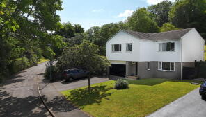 8, Cross Roads, Abergavenny NP7 0DX