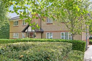 42, 37 44, Woodland Grove, Epping CM16 4NE