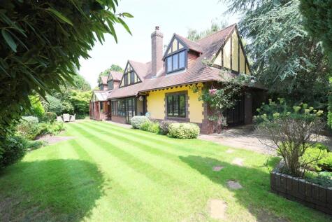 Cleeve Court, Downend, Bristol, BS16 6DL